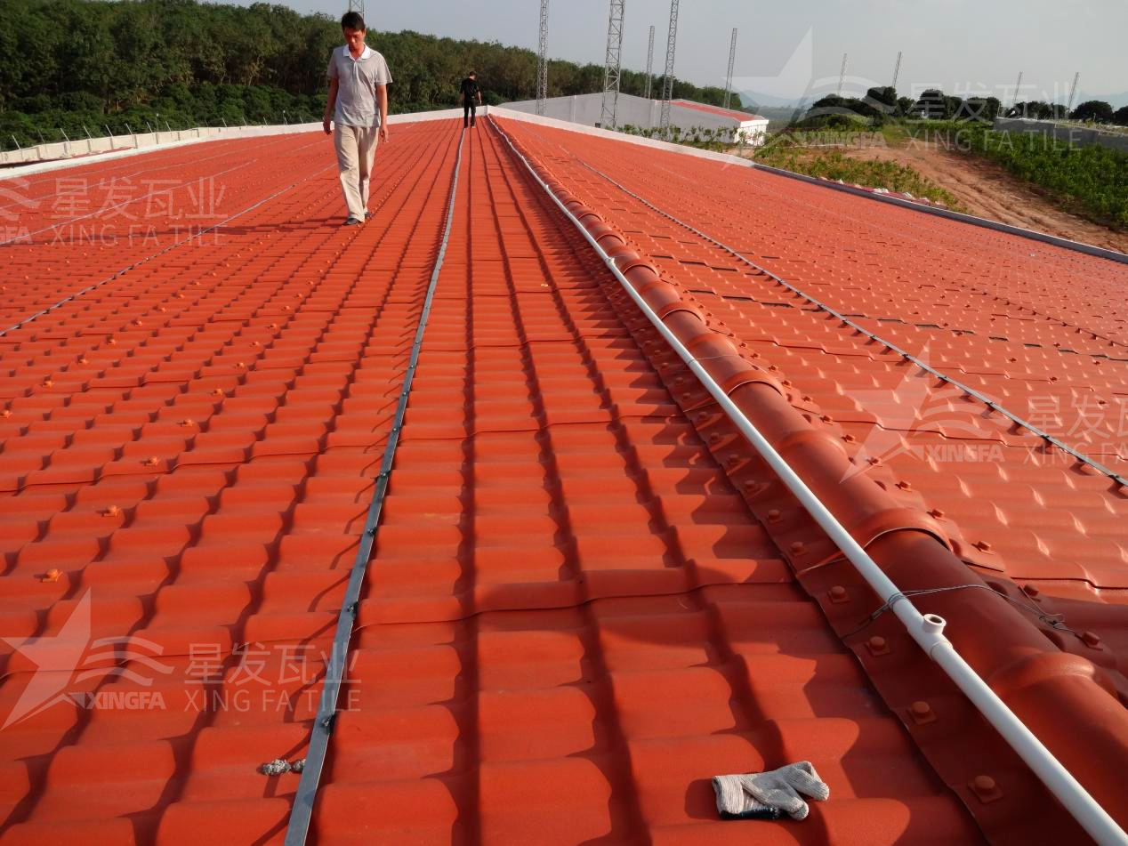 老舊房屋改造，準備安裝樹脂瓦時，發(fā)現(xiàn)漏水，到底怎么解決呢？