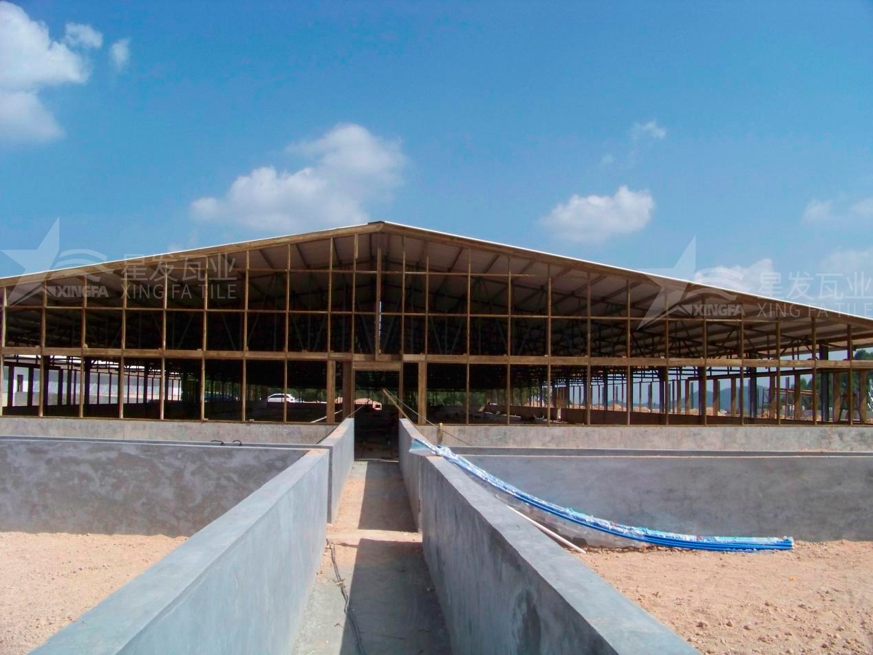 廠房屋頂用PVC中空隔熱瓦的好處？為啥廠房老板愛用PVC中空隔熱瓦