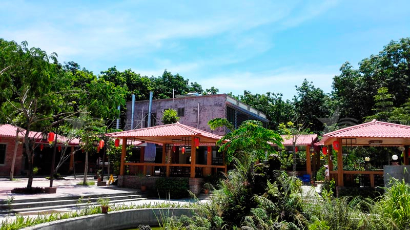 屋面合成樹脂瓦的標(biāo)準(zhǔn)尺寸是多少？通?？梢宰瞿膬煞N尺寸？