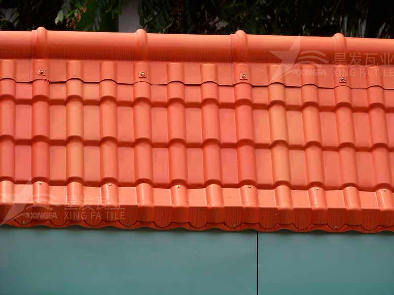 包工包料安裝合成樹脂瓦每平方需要多少錢？