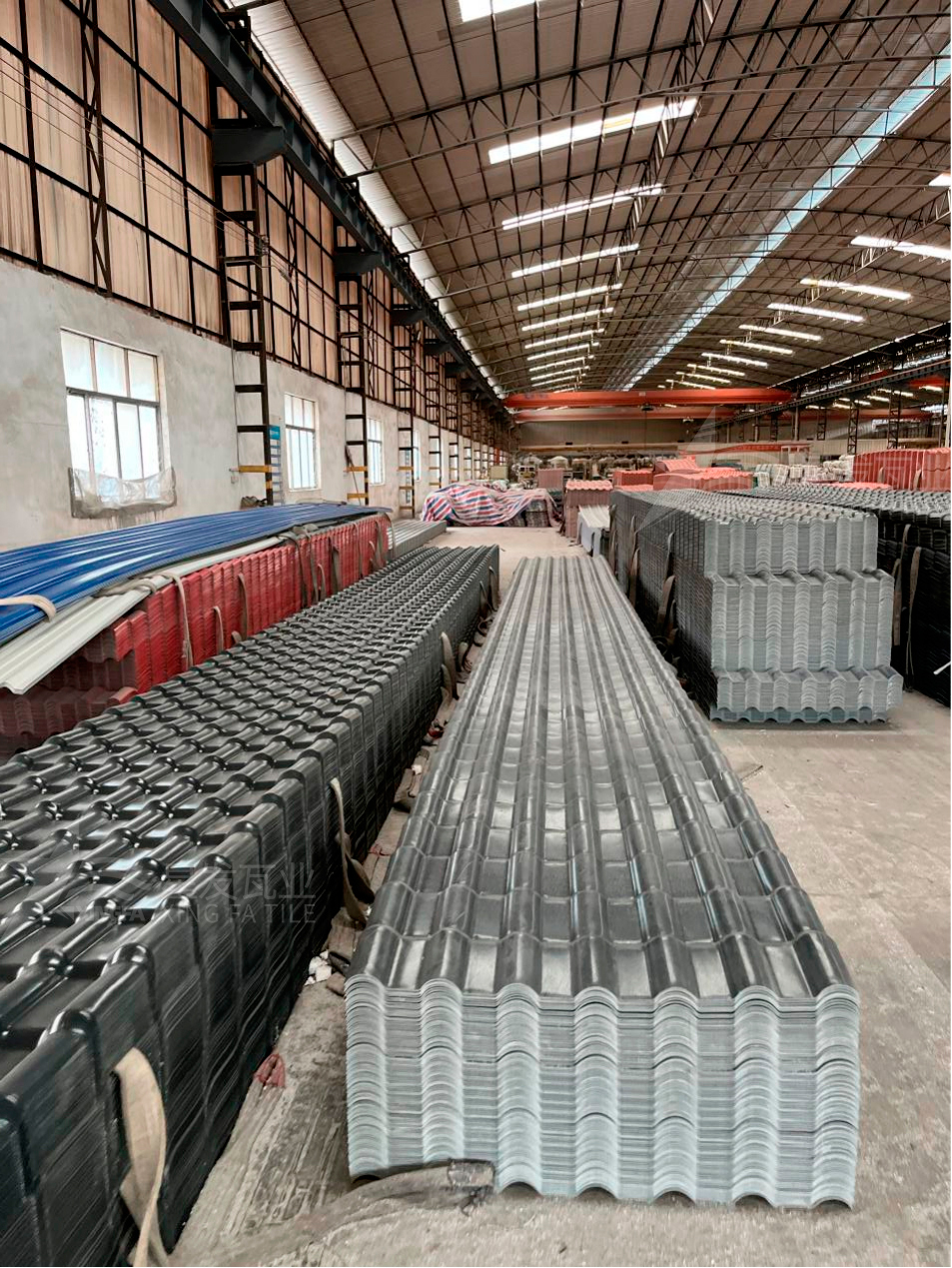 實力合成樹脂瓦生產(chǎn)廠家直銷的3大優(yōu)勢！