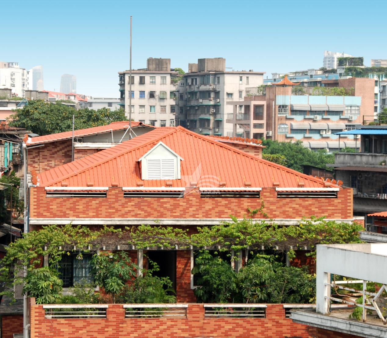 新農(nóng)村建房：琉璃瓦與合成樹脂瓦對(duì)比，何者更適合？