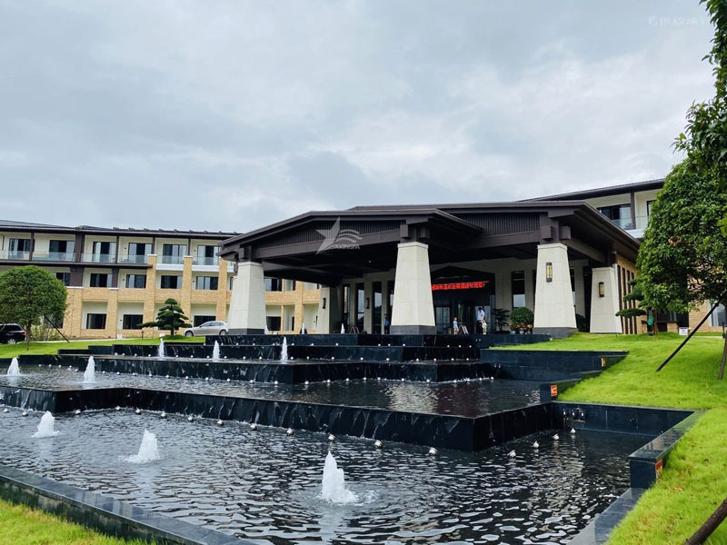 樹(shù)脂瓦漏水？購(gòu)買(mǎi)到劣質(zhì)合成樹(shù)脂瓦導(dǎo)致漏水，妙招防漏教您一招！