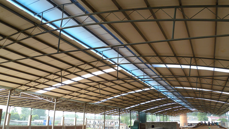 遇上雷陣雨時，屋面上的絕緣樹脂瓦是否安全？是否導電？